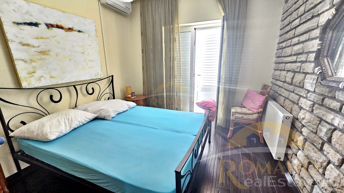 Ekskluzivna hiša prvi vrsti ob morju – Mavarčica, Okrug Gornji – Velik investicijski potencial